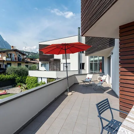Rosy & Onyx House With Shared Pool شقة توسكولانو ماديرنو